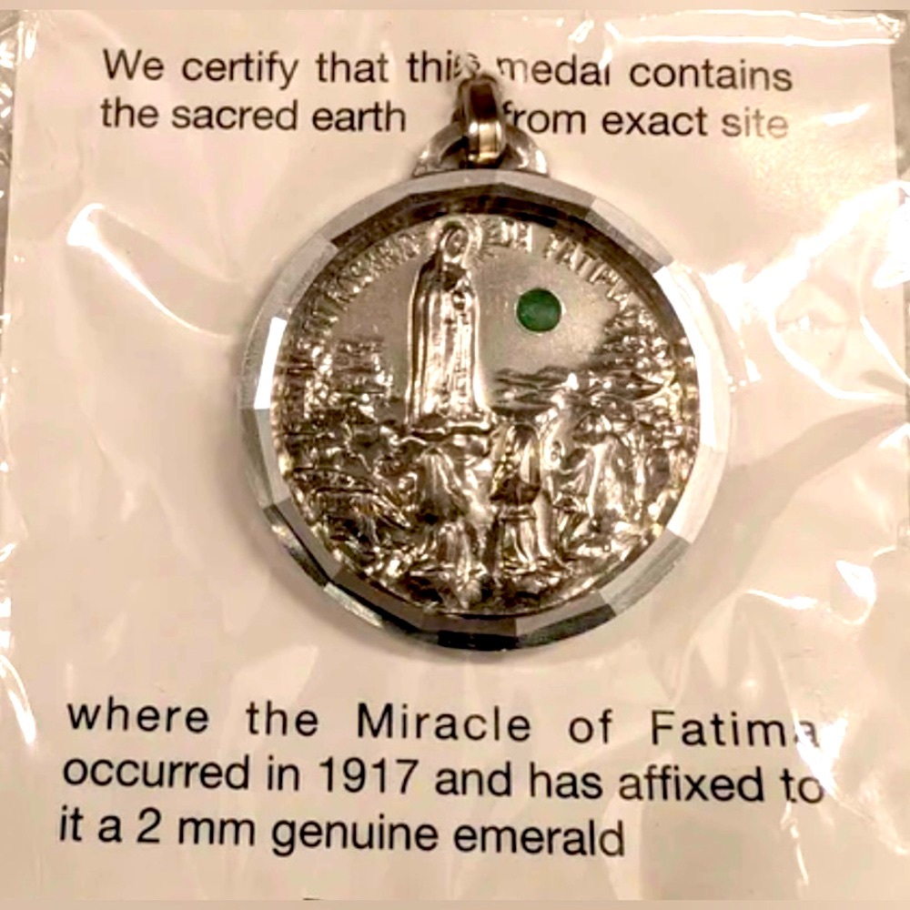 NWT NIB Our Lady of Fatima Pendant & Chain 2mm Emerald & Sacred Earth Religious